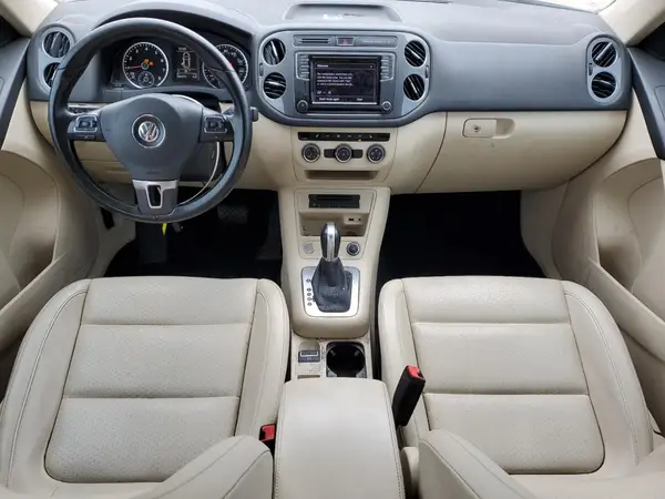 WVGAV7AX7HK011096 2017 VOLKSWAGEN TIGUAN - Image 8