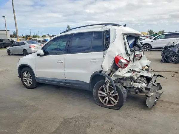 WVGAV7AX7HK012393 2017 VOLKSWAGEN TIGUAN - Image 2