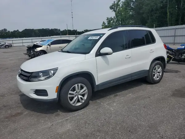 WVGAV7AX7HK017576 2017 VOLKSWAGEN TIGUAN - Image 1
