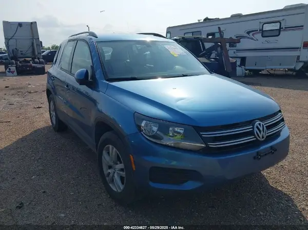 WVGAV7AX7HK029646 2017 VOLKSWAGEN TIGUAN - Image 1