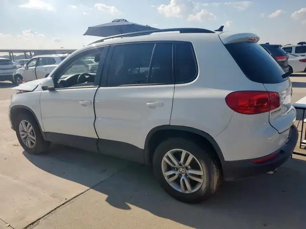 WVGAV7AX7HK033776 2017 VOLKSWAGEN TIGUAN - Image 2