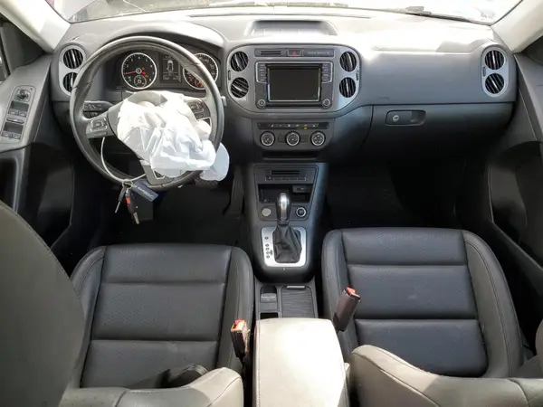 WVGAV7AX7HK038525 2017 VOLKSWAGEN TIGUAN - Image 8