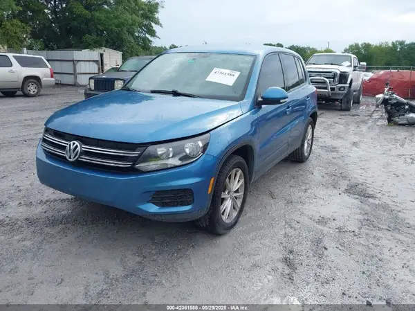 WVGAV7AX7HK041957 2017 VOLKSWAGEN TIGUAN - Image 2