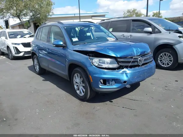 WVGAV7AX7HK042591 2017 VOLKSWAGEN TIGUAN - Image 1