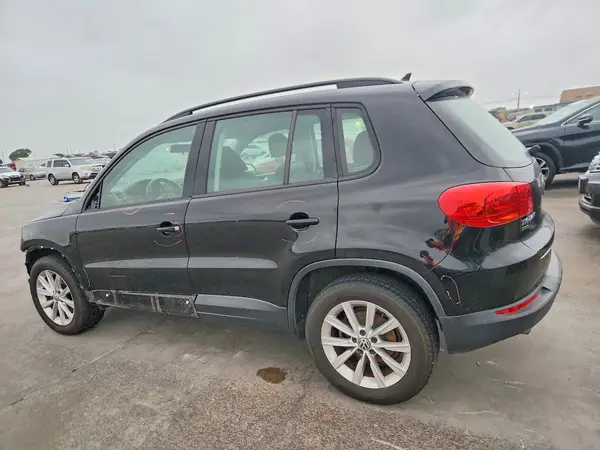 WVGAV7AX7HK042994 2017 VOLKSWAGEN TIGUAN - Image 2