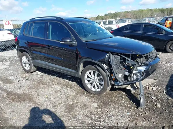 WVGAV7AX7HK044244 2017 VOLKSWAGEN TIGUAN - Image 1