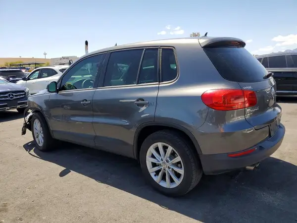 WVGAV7AX7HK046141 2017 VOLKSWAGEN TIGUAN - Image 2