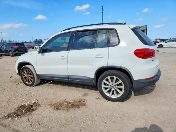 WVGAV7AX7HK046978 2017 VOLKSWAGEN TIGUAN - Image 2