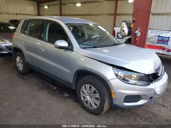 WVGAV7AX7HK046995 2017 VOLKSWAGEN TIGUAN - Image 1