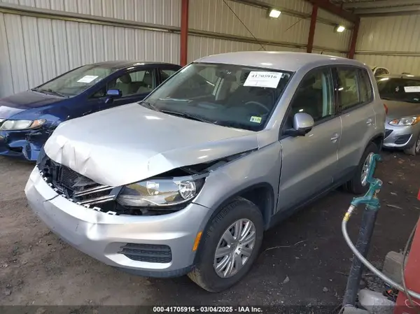 WVGAV7AX7HK046995 2017 VOLKSWAGEN TIGUAN - Image 2