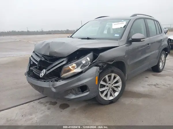 WVGAV7AX7HK048827 2017 VOLKSWAGEN TIGUAN - Image 2