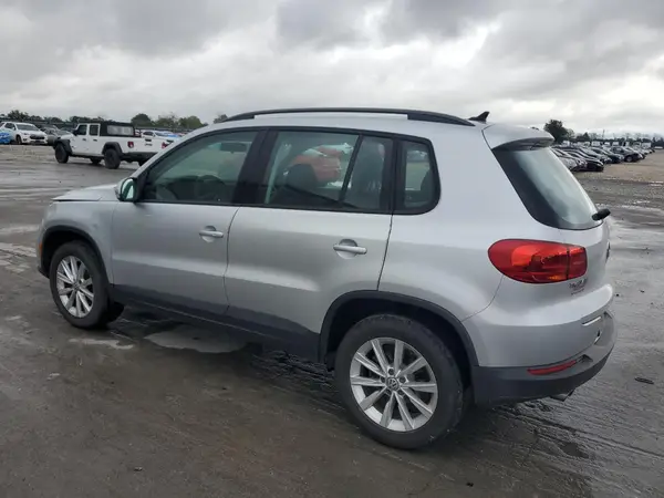 WVGAV7AX7HK054658 2017 VOLKSWAGEN TIGUAN - Image 2