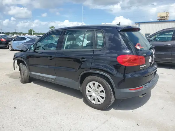 WVGAV7AX7JK001495 2018 VOLKSWAGEN TIGUAN - Image 2