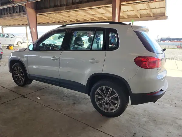 WVGAV7AX7JK003912 2018 VOLKSWAGEN TIGUAN - Image 2