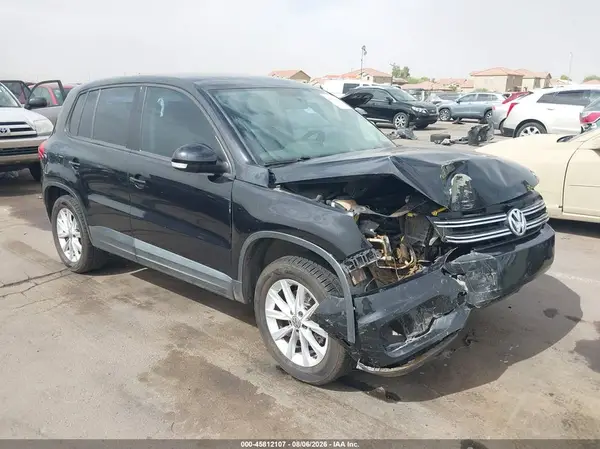 WVGAV7AX7JK004901 2018 VOLKSWAGEN TIGUAN - Image 1