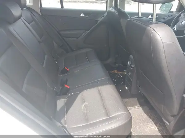 WVGAV7AX8GK000056 2016 VOLKSWAGEN TIGUAN - Image 8