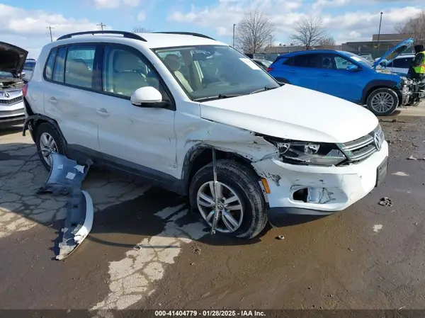 WVGAV7AX8GK000381 2016 VOLKSWAGEN TIGUAN - Image 1