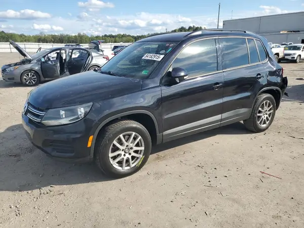 WVGAV7AX8GW003953 2016 VOLKSWAGEN TIGUAN - Image 1