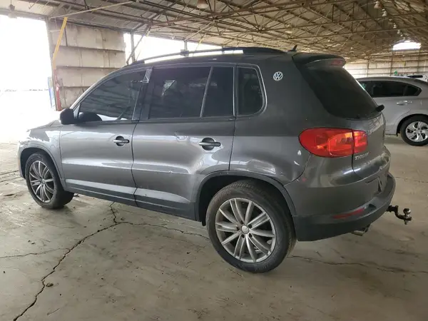 WVGAV7AX8GW028576 2016 VOLKSWAGEN TIGUAN - Image 2