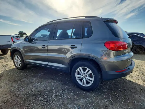 WVGAV7AX8GW030425 2016 VOLKSWAGEN TIGUAN - Image 2