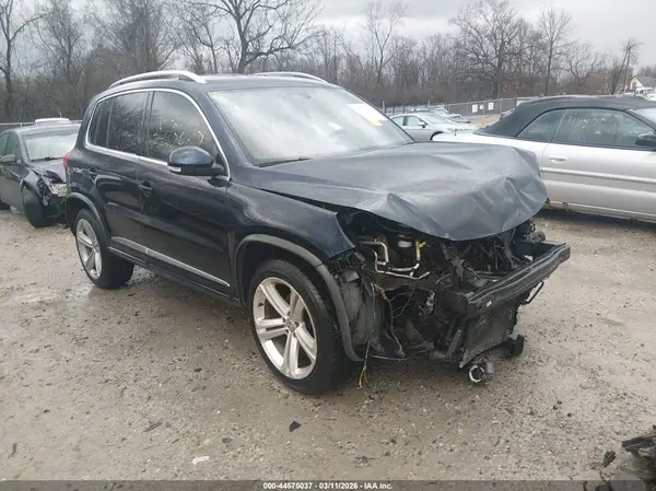 WVGAV7AX8GW053624 2016 VOLKSWAGEN TIGUAN - Image 1