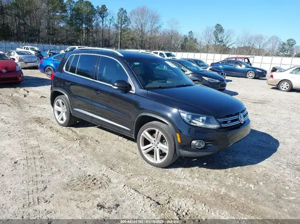 WVGAV7AX8GW073811 2016 VOLKSWAGEN TIGUAN - Image 1
