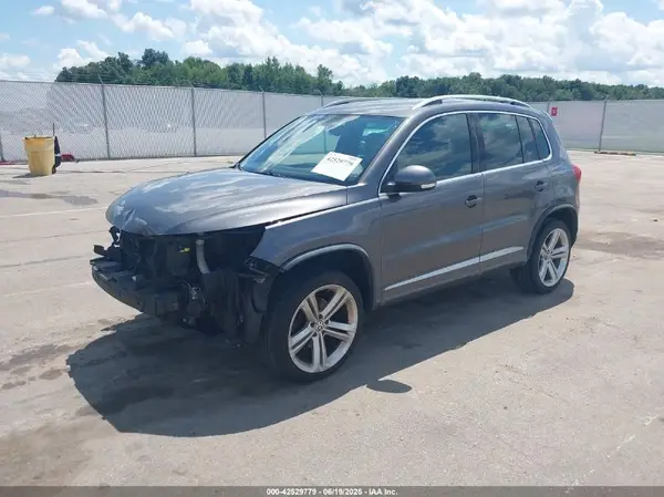WVGAV7AX8GW083822 2016 VOLKSWAGEN TIGUAN - Image 2