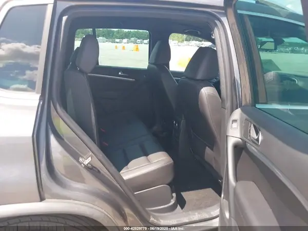 WVGAV7AX8GW083822 2016 VOLKSWAGEN TIGUAN - Image 8