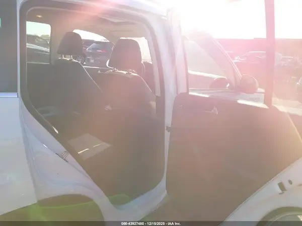 WVGAV7AX8GW548051 2016 VOLKSWAGEN TIGUAN - Image 8