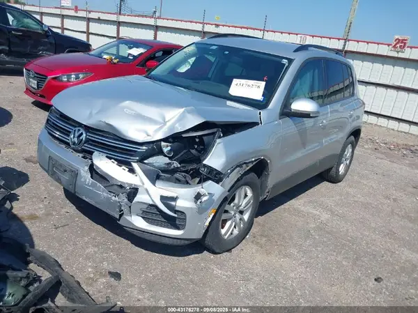 WVGAV7AX8GW566114 2016 VOLKSWAGEN TIGUAN - Image 2