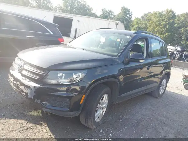 WVGAV7AX8GW577176 2016 VOLKSWAGEN TIGUAN - Image 2