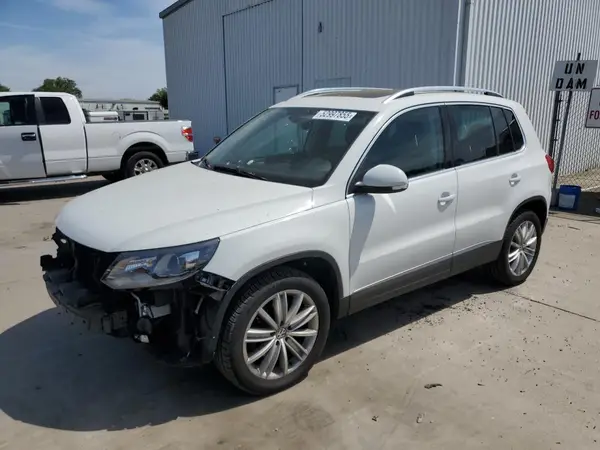 WVGAV7AX8GW581339 2016 VOLKSWAGEN TIGUAN - Image 1
