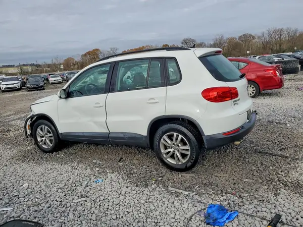 WVGAV7AX8GW581695 2016 VOLKSWAGEN TIGUAN - Image 2