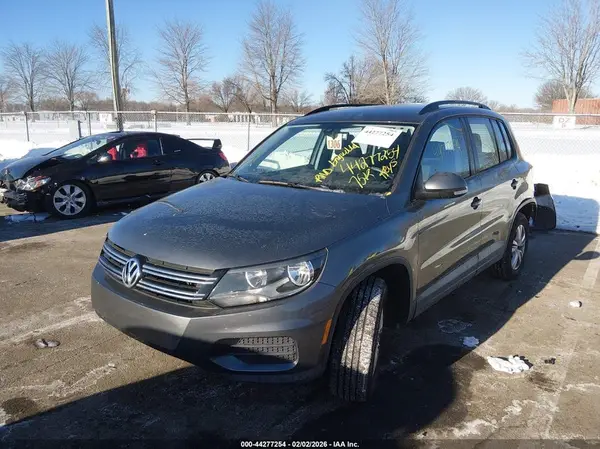 WVGAV7AX8GW582717 2016 VOLKSWAGEN TIGUAN - Image 2