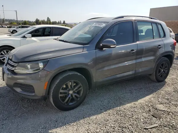 WVGAV7AX8GW585763 2016 VOLKSWAGEN TIGUAN - Image 1