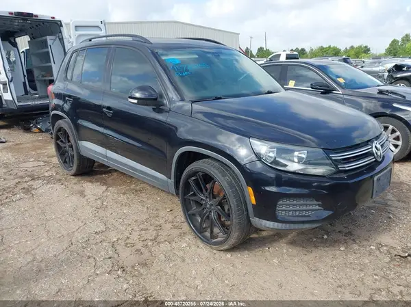 WVGAV7AX8GW589277 2016 VOLKSWAGEN TIGUAN - Image 1