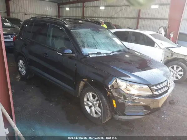 WVGAV7AX8GW590395 2016 VOLKSWAGEN TIGUAN - Image 1