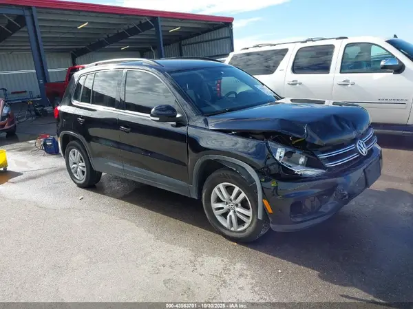 WVGAV7AX8GW590431 2016 VOLKSWAGEN TIGUAN - Image 1