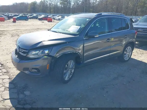 WVGAV7AX8GW590493 2016 VOLKSWAGEN TIGUAN - Image 2