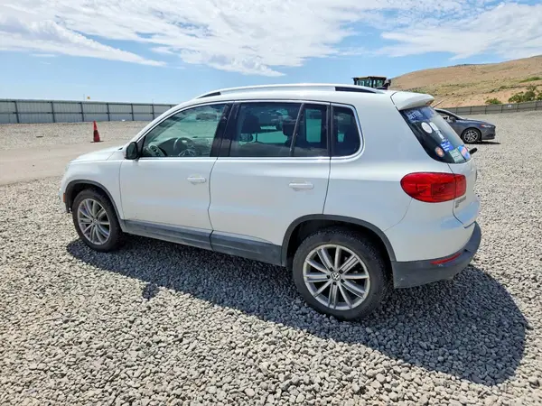 WVGAV7AX8GW591644 2016 VOLKSWAGEN TIGUAN - Image 2