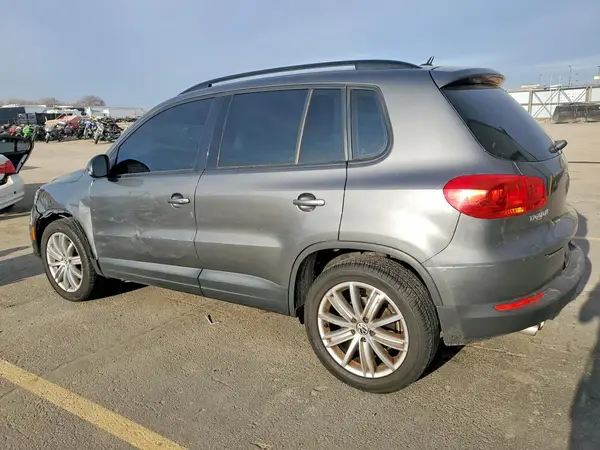 WVGAV7AX8GW600584 2016 VOLKSWAGEN TIGUAN - Image 2