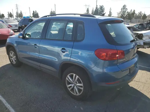 WVGAV7AX8HK004139 2017 VOLKSWAGEN TIGUAN - Image 2