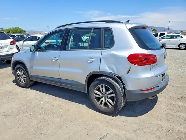 WVGAV7AX8HK014296 2017 VOLKSWAGEN TIGUAN - Image 2