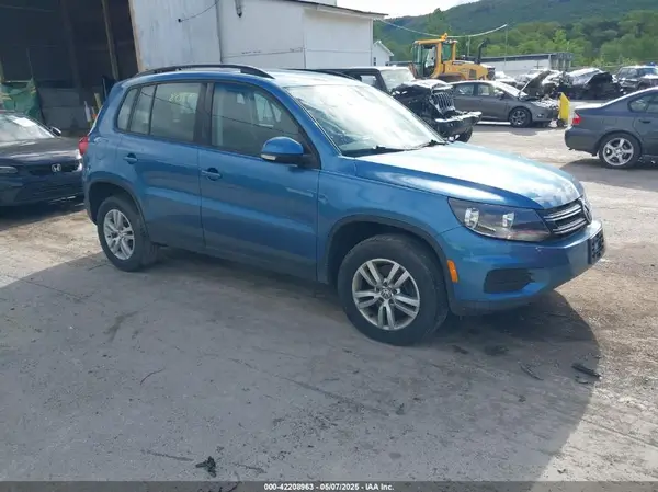 WVGAV7AX8HK019708 2017 VOLKSWAGEN TIGUAN - Image 1