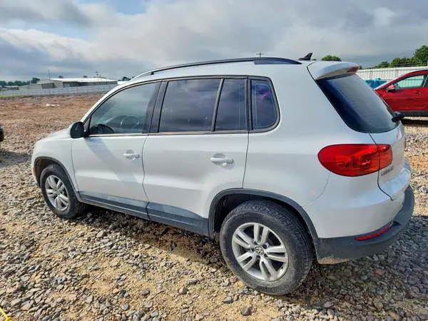 WVGAV7AX8HK027467 2017 VOLKSWAGEN TIGUAN - Image 2