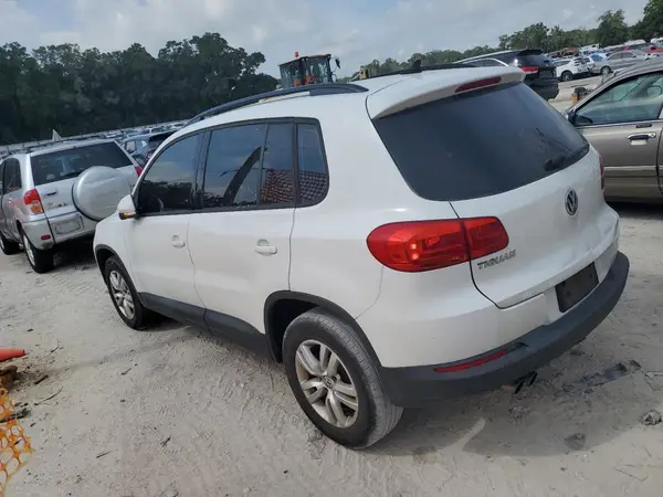 WVGAV7AX8HK031860 2017 VOLKSWAGEN TIGUAN - Image 2