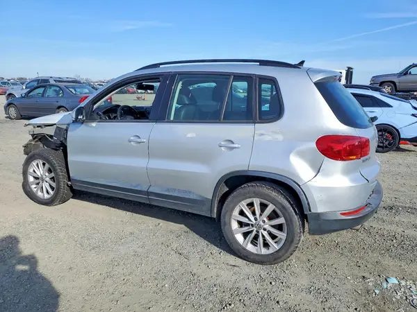 WVGAV7AX8HK036279 2017 VOLKSWAGEN TIGUAN - Image 2