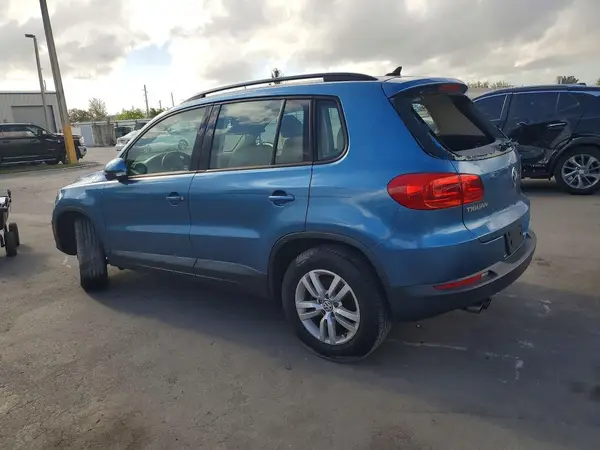 WVGAV7AX8HK037951 2017 VOLKSWAGEN TIGUAN - Image 2