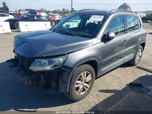WVGAV7AX8HK041434 2017 VOLKSWAGEN TIGUAN - Image 2