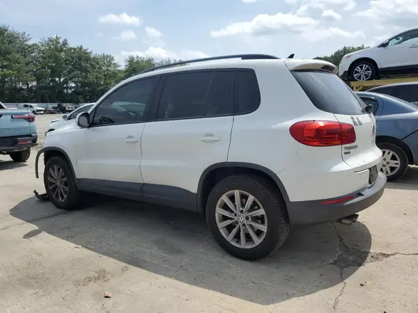 WVGAV7AX8HK041921 2017 VOLKSWAGEN TIGUAN - Image 2
